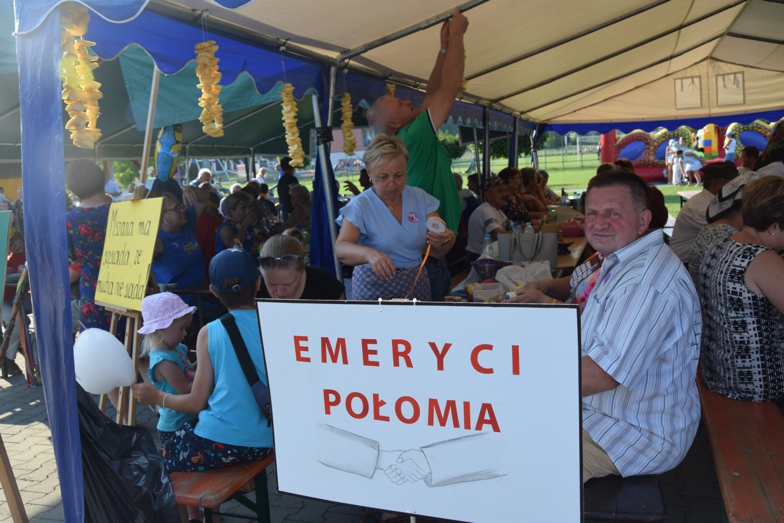 Zdjęcie w galerii na portalu naszwodzislaw.com: Sąsiedzka integracja w Połomi pełna atrakcji [FOTO] wiadomości z regionu