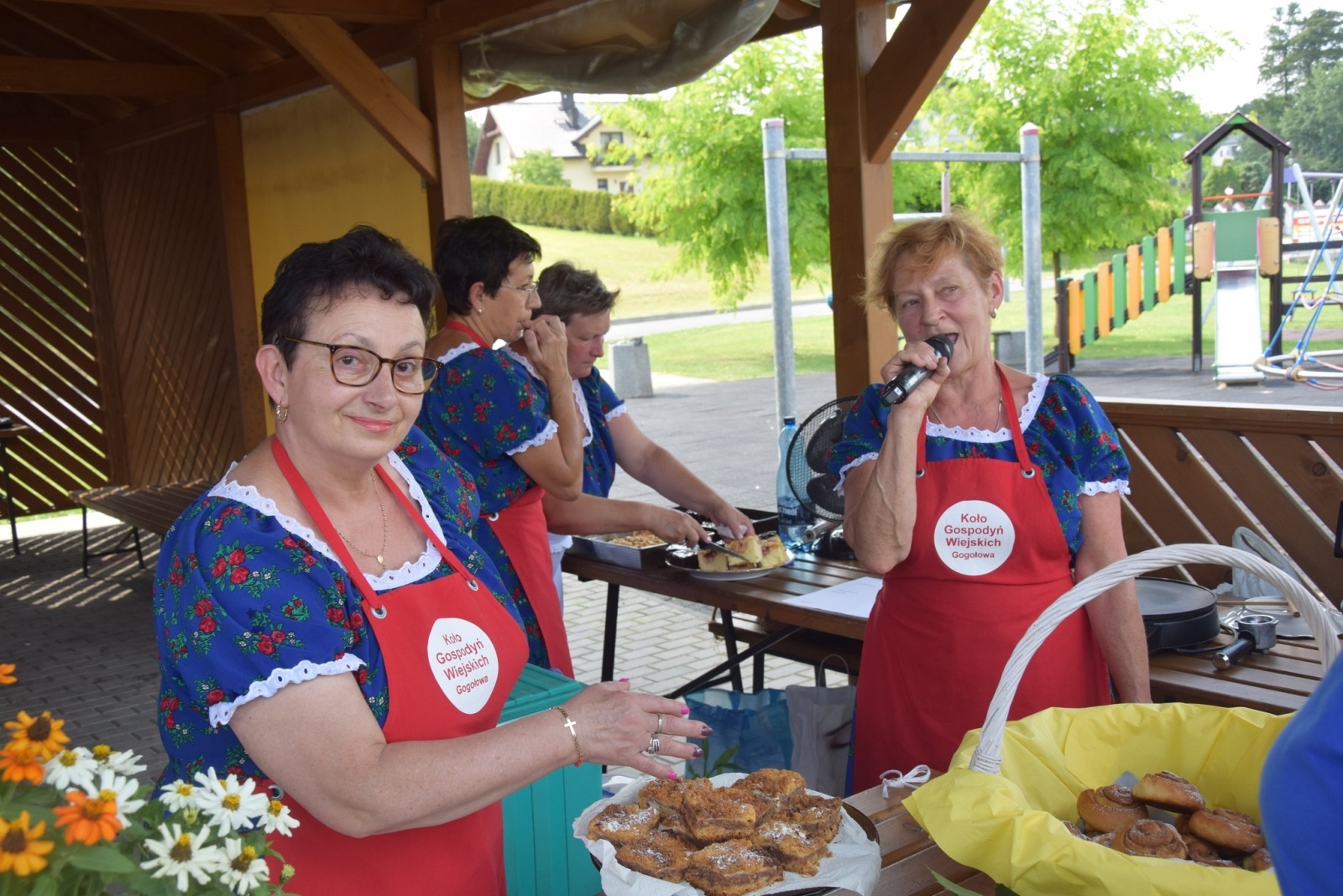Zdjęcie w galerii na portalu naszwodzislaw.com: Sąsiedzka integracja w Połomi pełna atrakcji [FOTO] wiadomości z regionu
