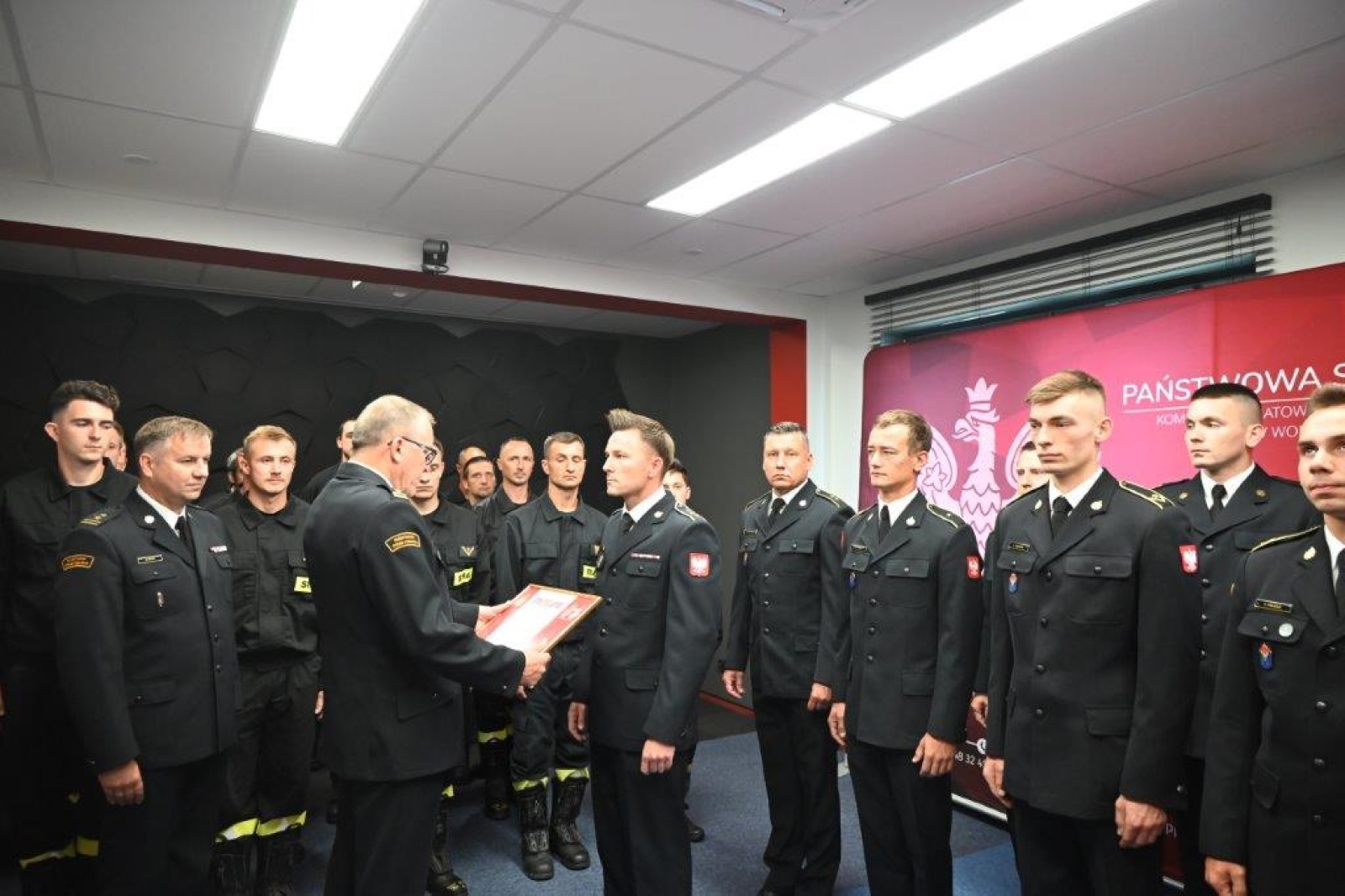 Zdjęcie w galerii na portalu naszwodzislaw.com: Nowi strażacy i awanse w KP PSP Wodzisław Śląski wiadomości z regionu