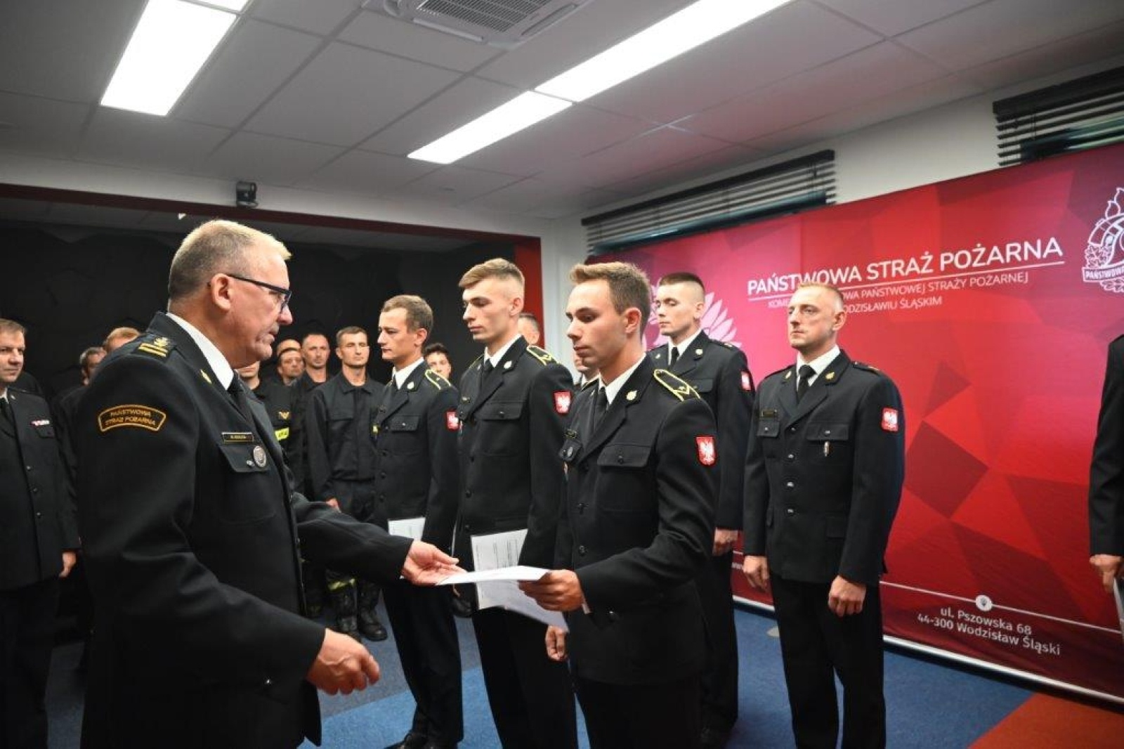 Zdjęcie w galerii na portalu naszwodzislaw.com: Nowi strażacy i awanse w KP PSP Wodzisław Śląski wiadomości z regionu