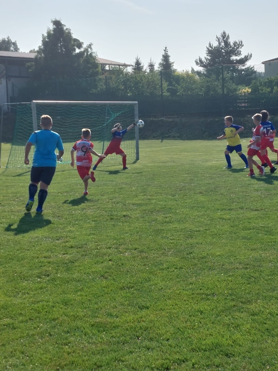 Zdjęcie w galerii na portalu naszwodzislaw.com: Piłkarska rywalizacja w Gorzycach. Czarni Gorzyce i FC Hlucin najlepsi [FOTO] wiadomości z regionu