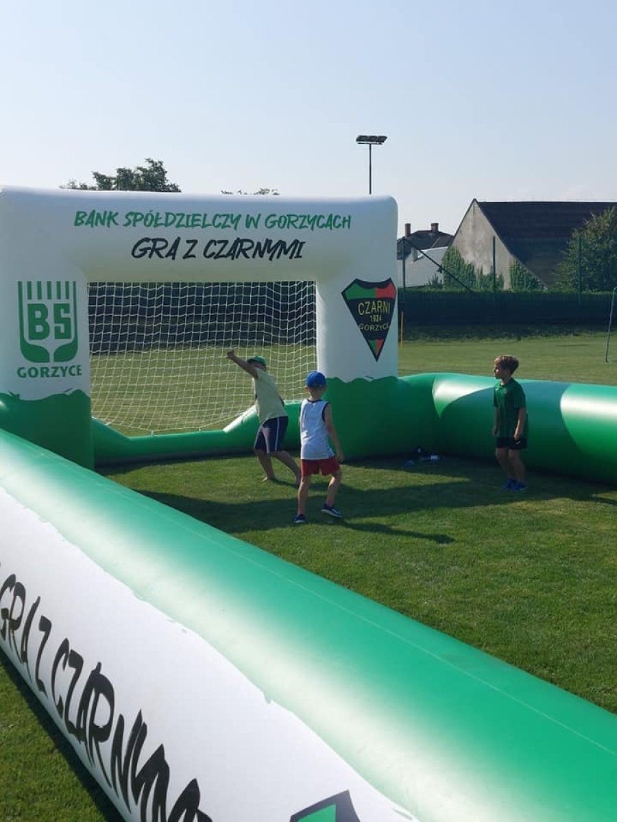 Zdjęcie w galerii na portalu naszwodzislaw.com: Piłkarska rywalizacja w Gorzycach. Czarni Gorzyce i FC Hlucin najlepsi [FOTO] wiadomości z regionu