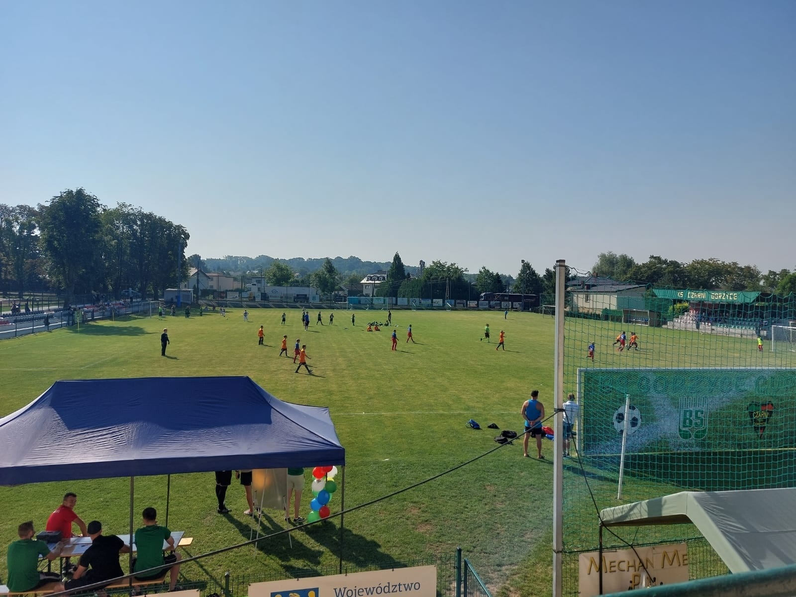Zdjęcie w galerii na portalu naszwodzislaw.com: Piłkarska rywalizacja w Gorzycach. Czarni Gorzyce i FC Hlucin najlepsi [FOTO] wiadomości z regionu