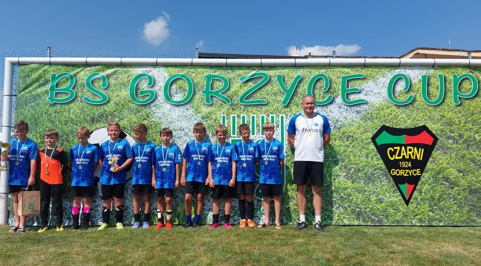 Zdjęcie w galerii na portalu naszwodzislaw.com: Piłkarska rywalizacja w Gorzycach. Czarni Gorzyce i FC Hlucin najlepsi [FOTO] wiadomości z regionu