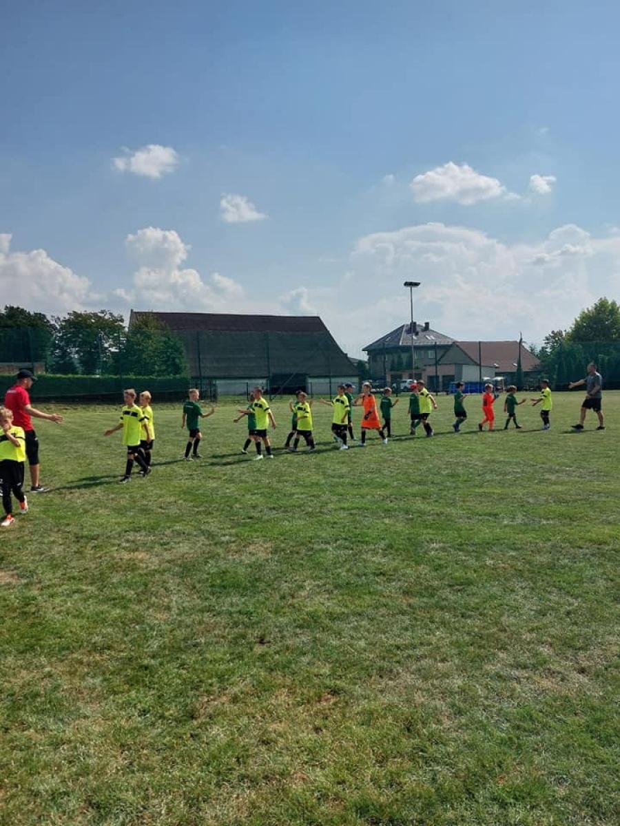 Zdjęcie w galerii na portalu naszwodzislaw.com: Piłkarska rywalizacja w Gorzycach. Czarni Gorzyce i FC Hlucin najlepsi [FOTO] wiadomości z regionu