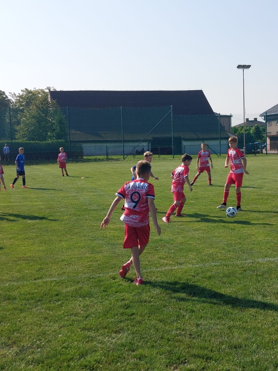 Zdjęcie w galerii na portalu naszwodzislaw.com: Piłkarska rywalizacja w Gorzycach. Czarni Gorzyce i FC Hlucin najlepsi [FOTO] wiadomości z regionu