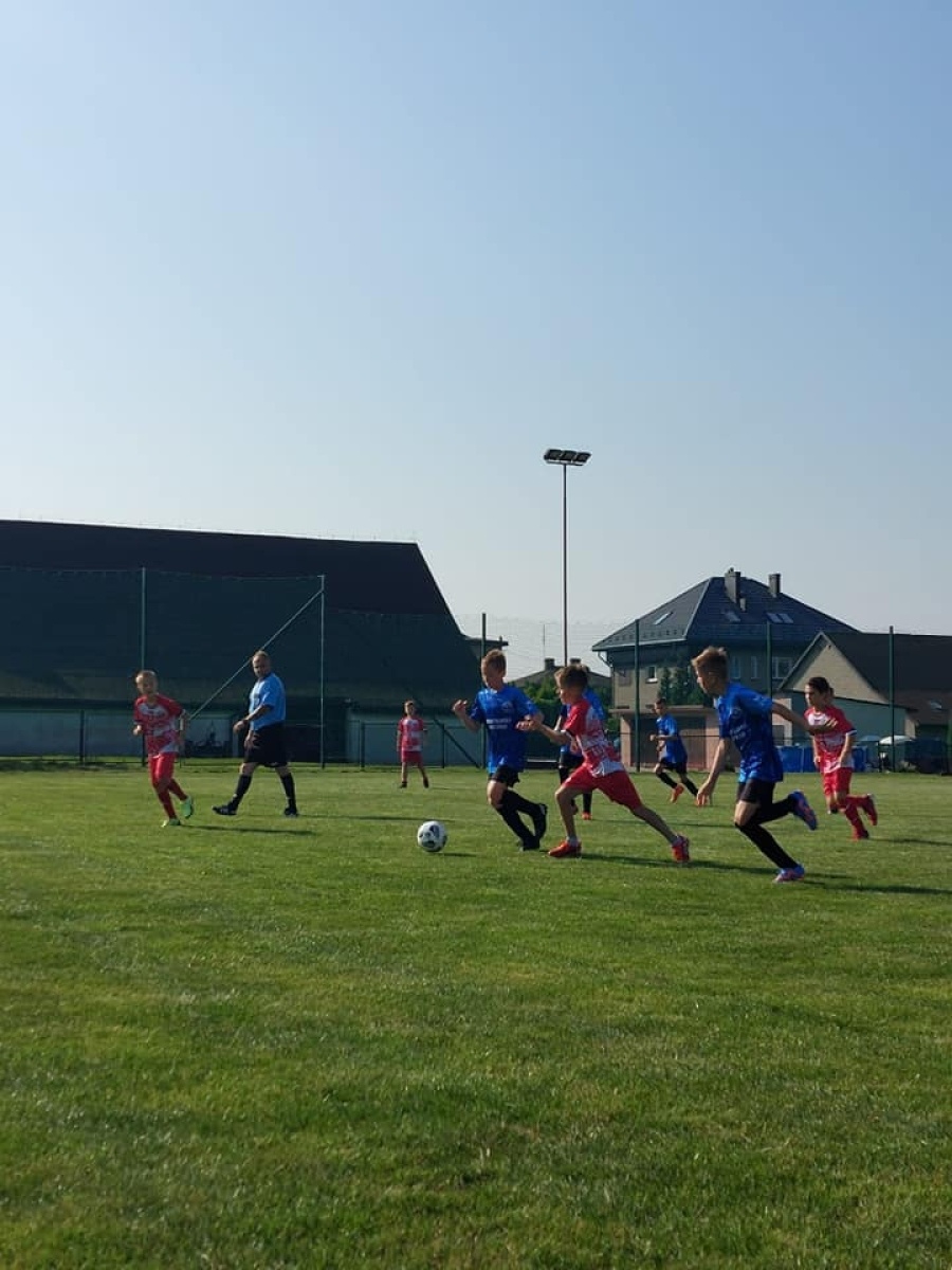 Zdjęcie w galerii na portalu naszwodzislaw.com: Piłkarska rywalizacja w Gorzycach. Czarni Gorzyce i FC Hlucin najlepsi [FOTO] wiadomości z regionu