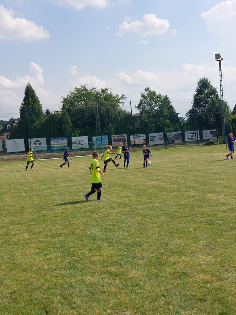 Zdjęcie w galerii na portalu naszwodzislaw.com: Piłkarska rywalizacja w Gorzycach. Czarni Gorzyce i FC Hlucin najlepsi [FOTO] wiadomości z regionu