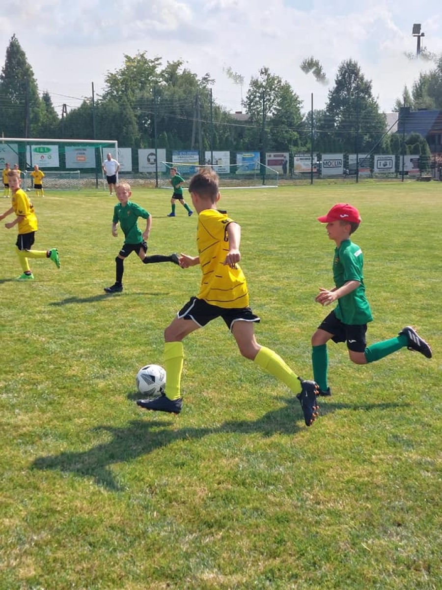 Zdjęcie w galerii na portalu naszwodzislaw.com: Piłkarska rywalizacja w Gorzycach. Czarni Gorzyce i FC Hlucin najlepsi [FOTO] wiadomości z regionu