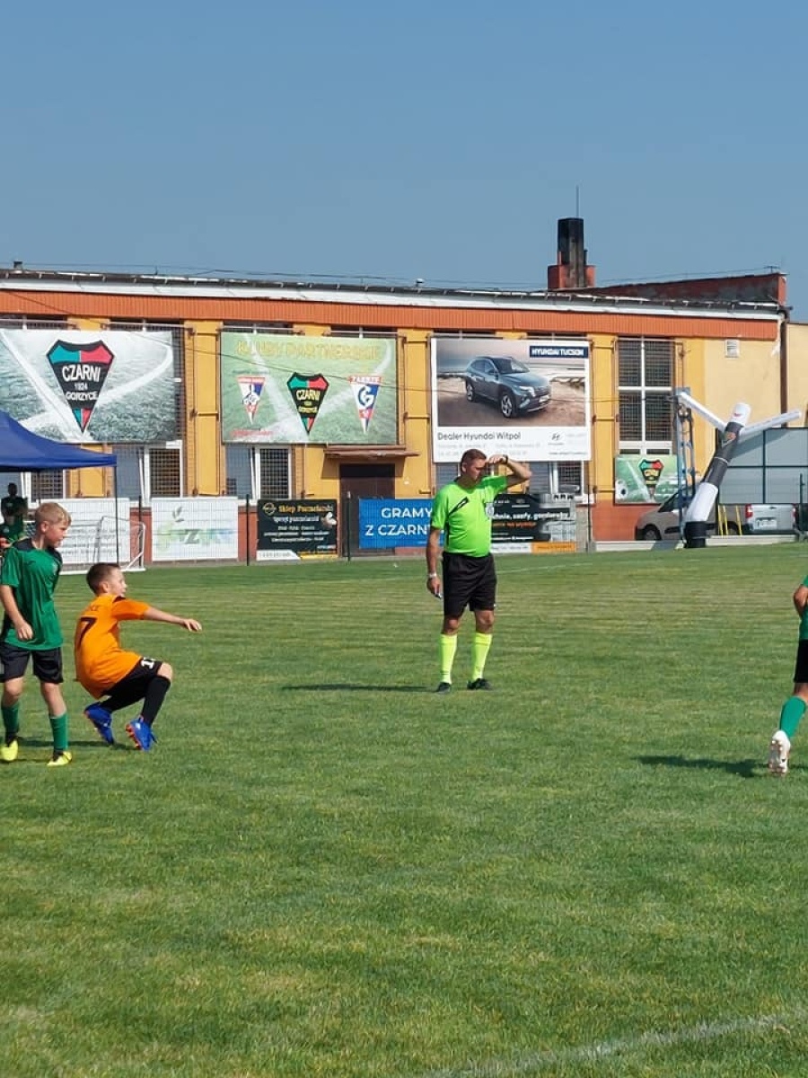 Zdjęcie w galerii na portalu naszwodzislaw.com: Piłkarska rywalizacja w Gorzycach. Czarni Gorzyce i FC Hlucin najlepsi [FOTO] wiadomości z regionu
