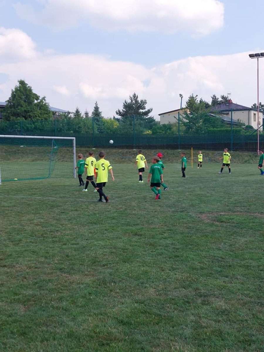 Zdjęcie w galerii na portalu naszwodzislaw.com: Piłkarska rywalizacja w Gorzycach. Czarni Gorzyce i FC Hlucin najlepsi [FOTO] wiadomości z regionu