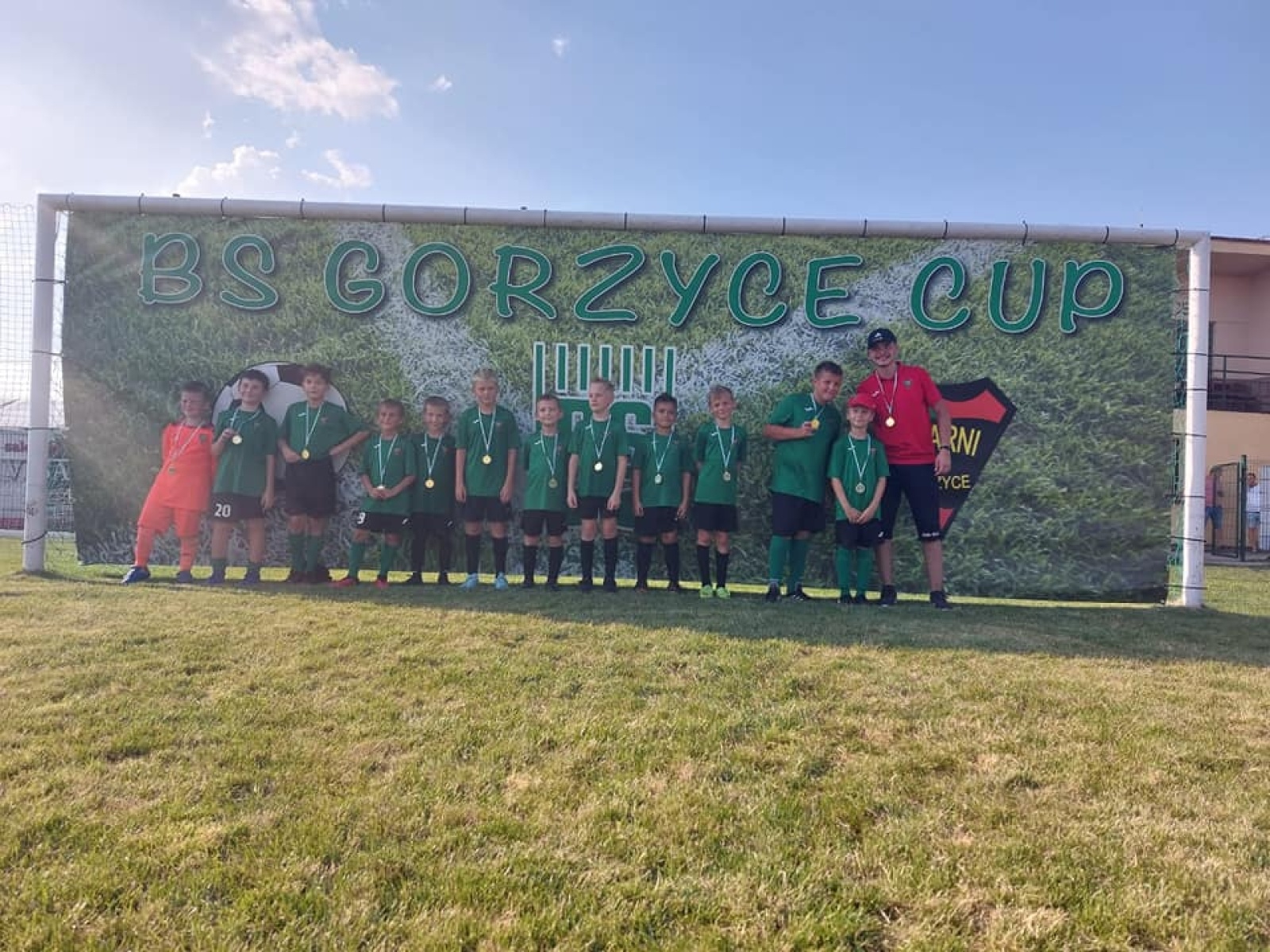 Zdjęcie w galerii na portalu naszwodzislaw.com: Piłkarska rywalizacja w Gorzycach. Czarni Gorzyce i FC Hlucin najlepsi [FOTO] wiadomości z regionu