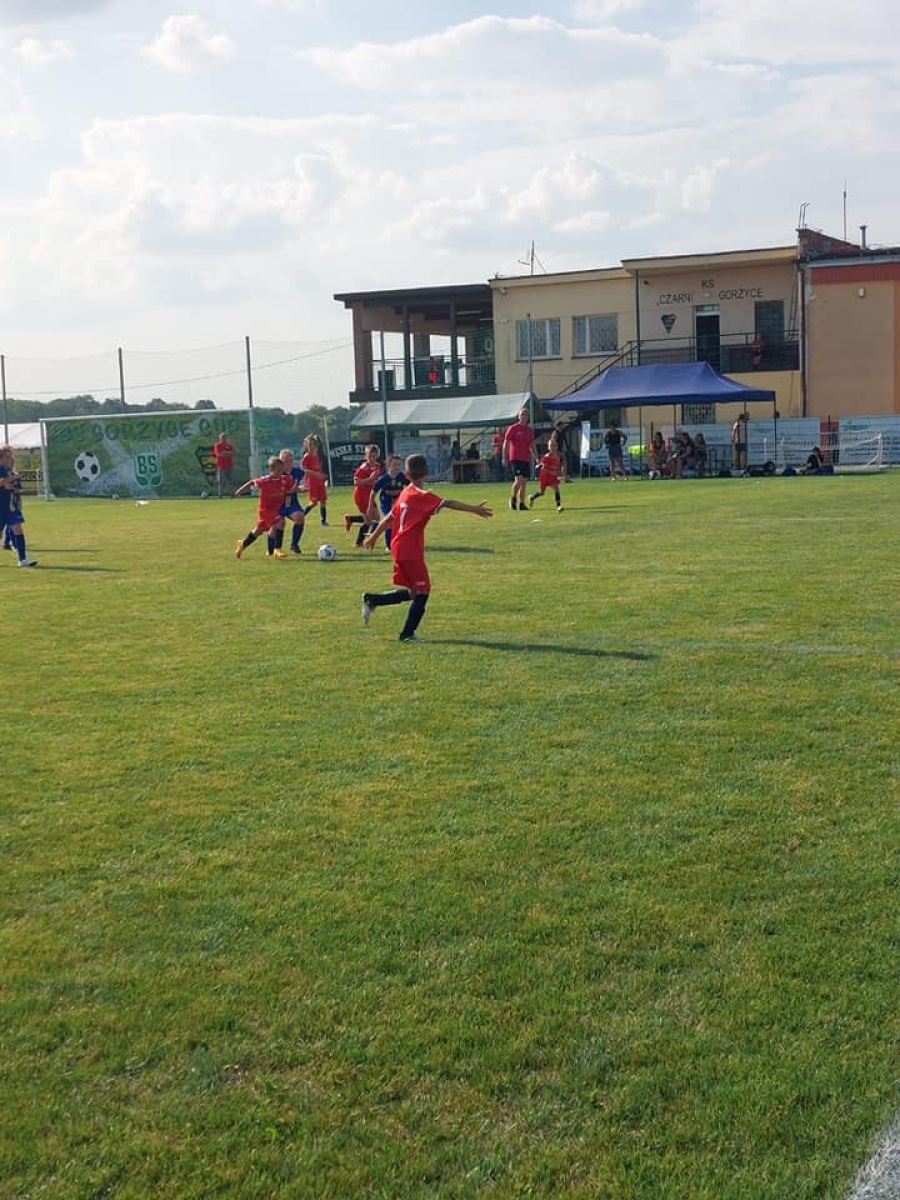 Zdjęcie w galerii na portalu naszwodzislaw.com: Piłkarska rywalizacja w Gorzycach. Czarni Gorzyce i FC Hlucin najlepsi [FOTO] wiadomości z regionu