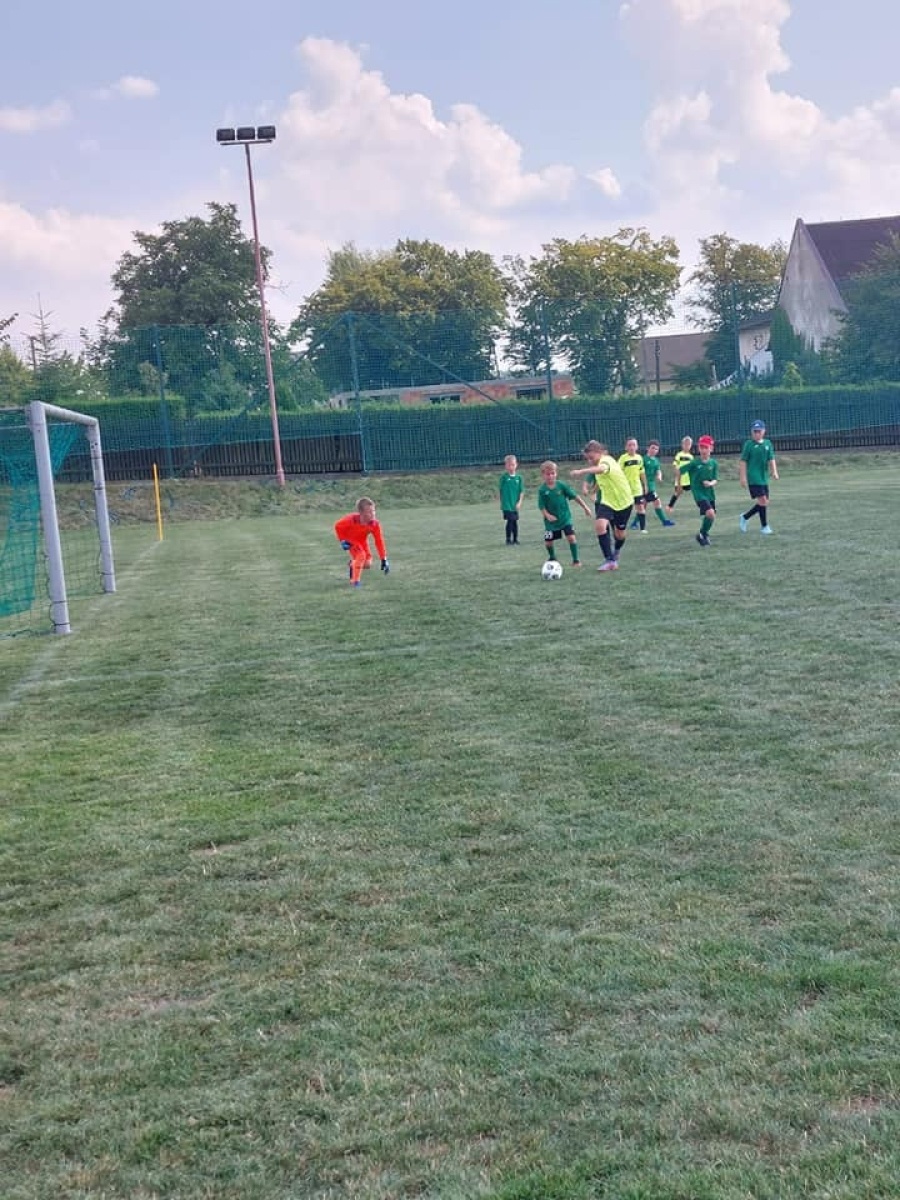 Zdjęcie w galerii na portalu naszwodzislaw.com: Piłkarska rywalizacja w Gorzycach. Czarni Gorzyce i FC Hlucin najlepsi [FOTO] wiadomości z regionu