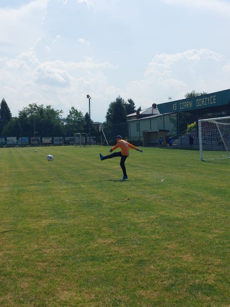 Zdjęcie w galerii na portalu naszwodzislaw.com: Piłkarska rywalizacja w Gorzycach. Czarni Gorzyce i FC Hlucin najlepsi [FOTO] wiadomości z regionu