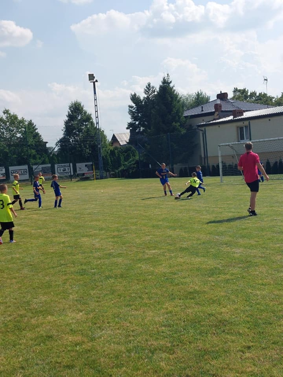 Zdjęcie w galerii na portalu naszwodzislaw.com: Piłkarska rywalizacja w Gorzycach. Czarni Gorzyce i FC Hlucin najlepsi [FOTO] wiadomości z regionu