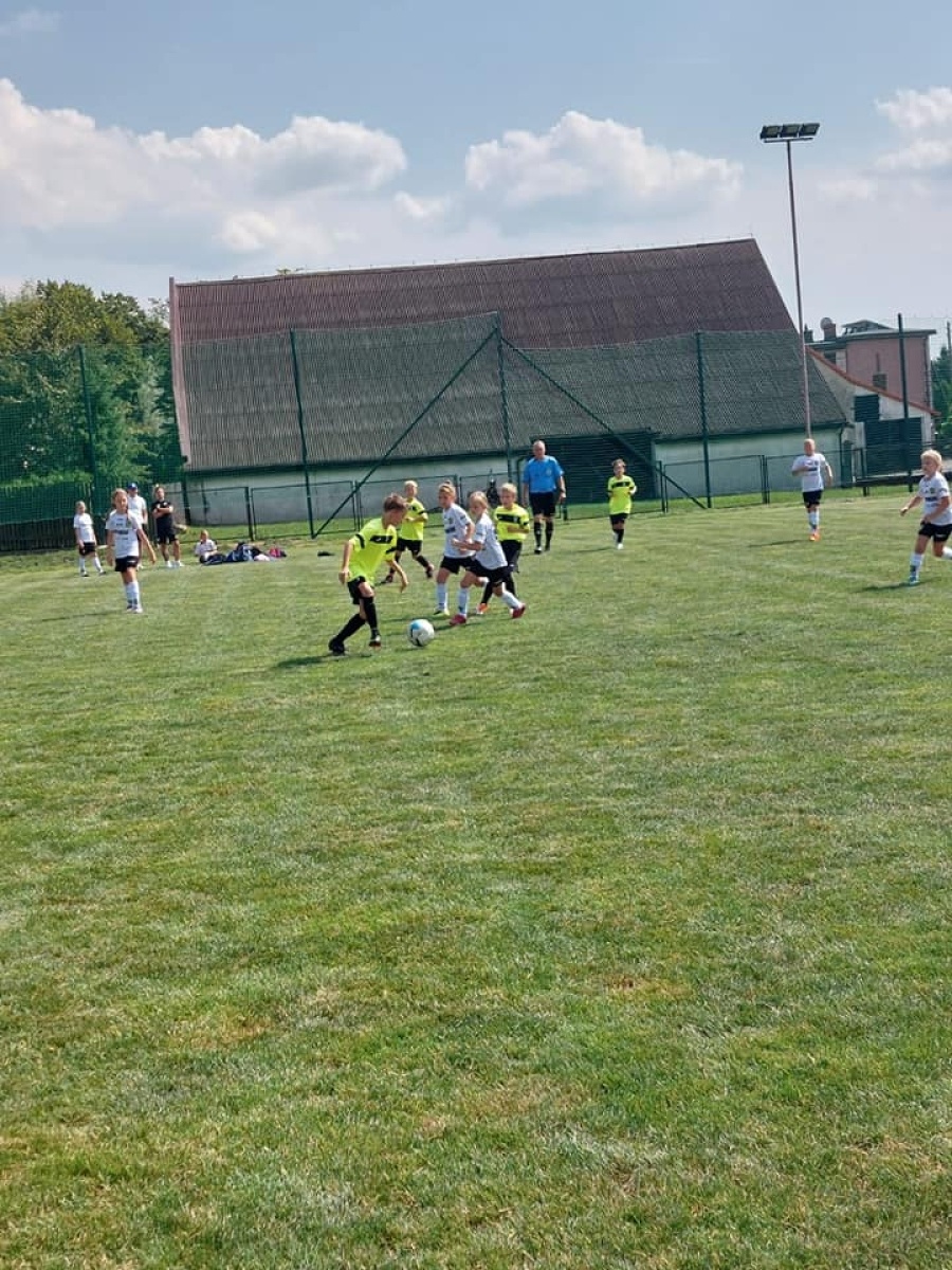 Zdjęcie w galerii na portalu naszwodzislaw.com: Piłkarska rywalizacja w Gorzycach. Czarni Gorzyce i FC Hlucin najlepsi [FOTO] wiadomości z regionu