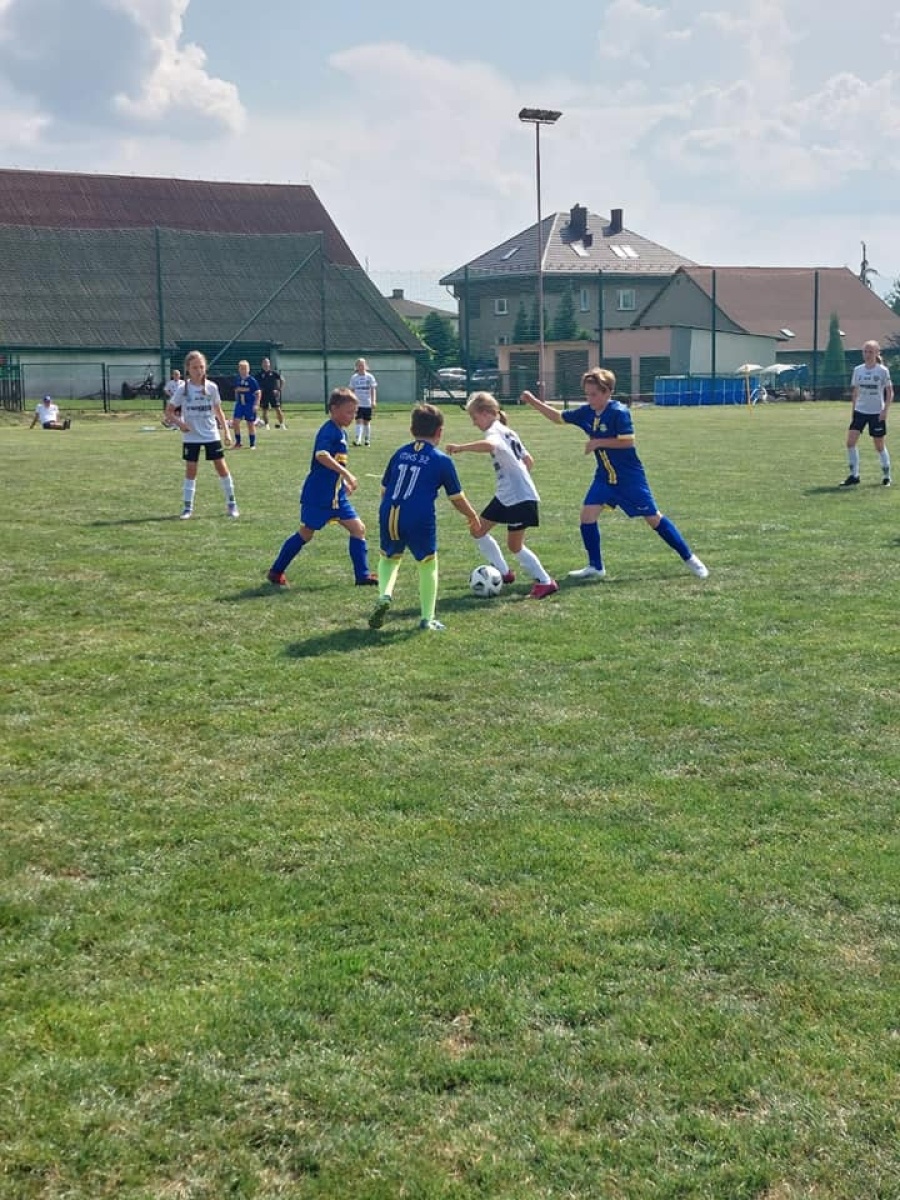 Zdjęcie w galerii na portalu naszwodzislaw.com: Piłkarska rywalizacja w Gorzycach. Czarni Gorzyce i FC Hlucin najlepsi [FOTO] wiadomości z regionu