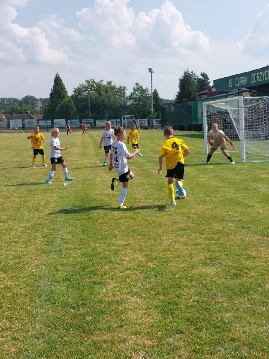 Zdjęcie w galerii na portalu naszwodzislaw.com: Piłkarska rywalizacja w Gorzycach. Czarni Gorzyce i FC Hlucin najlepsi [FOTO] wiadomości z regionu