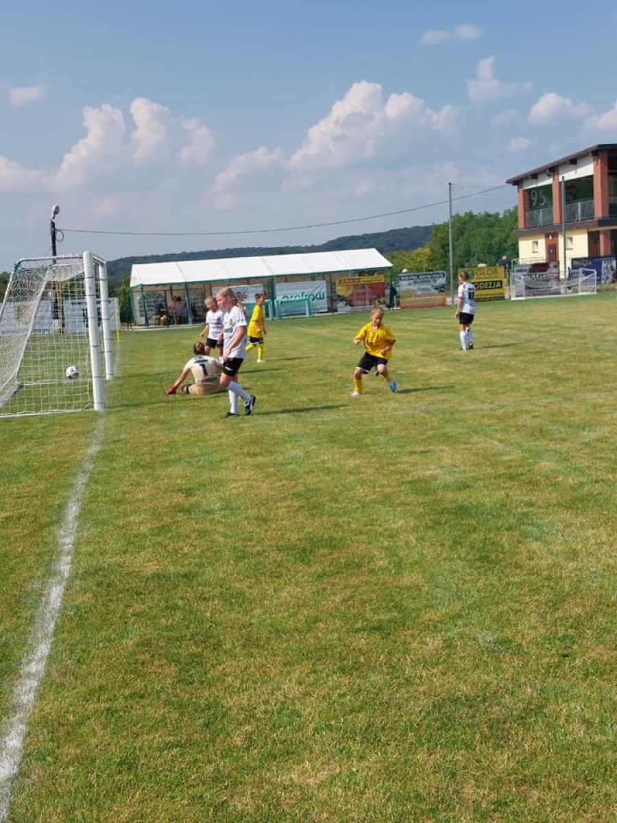 Zdjęcie w galerii na portalu naszwodzislaw.com: Piłkarska rywalizacja w Gorzycach. Czarni Gorzyce i FC Hlucin najlepsi [FOTO] wiadomości z regionu