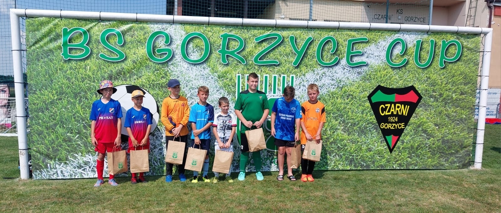 Zdjęcie w galerii na portalu naszwodzislaw.com: Piłkarska rywalizacja w Gorzycach. Czarni Gorzyce i FC Hlucin najlepsi [FOTO] wiadomości z regionu