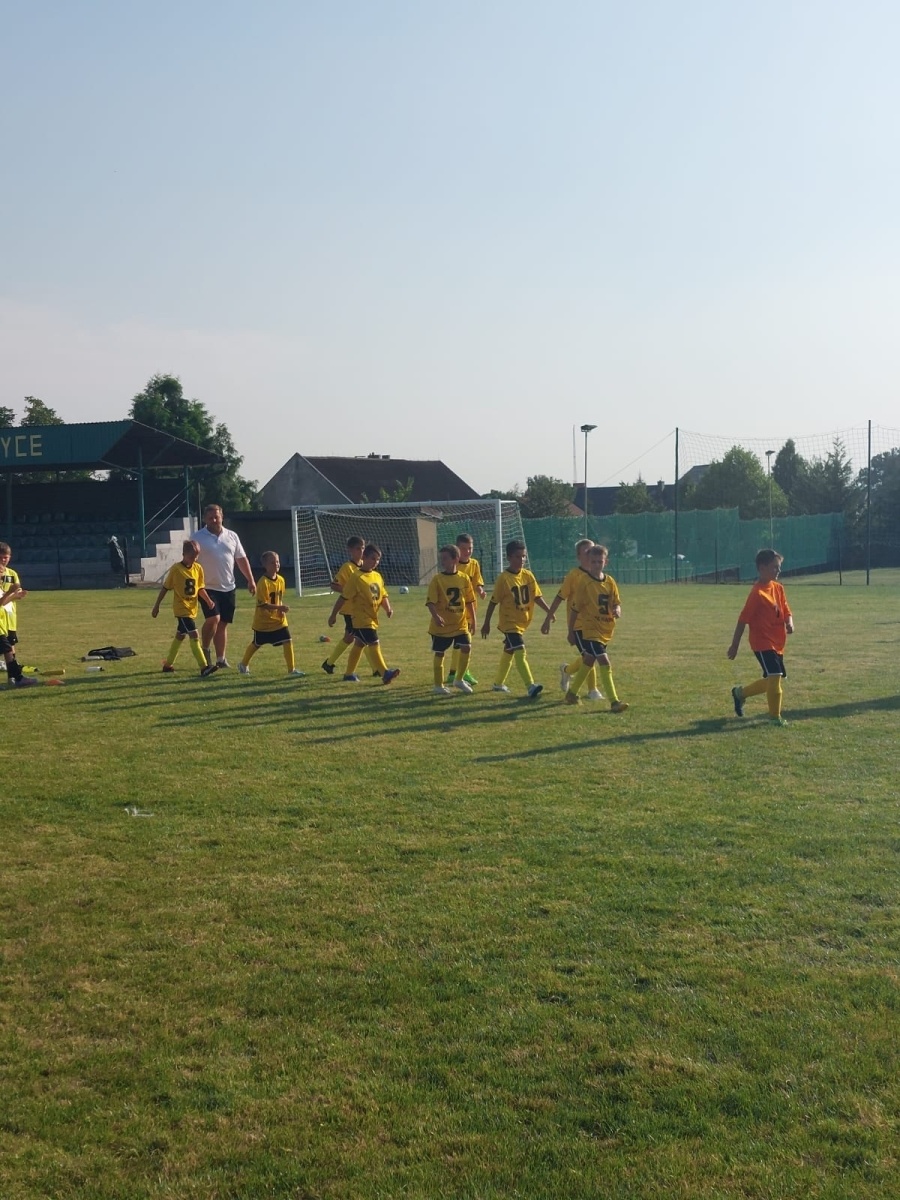 Zdjęcie w galerii na portalu naszwodzislaw.com: Piłkarska rywalizacja w Gorzycach. Czarni Gorzyce i FC Hlucin najlepsi [FOTO] wiadomości z regionu