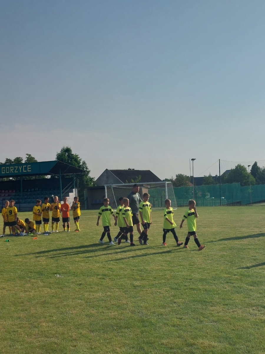 Zdjęcie w galerii na portalu naszwodzislaw.com: Piłkarska rywalizacja w Gorzycach. Czarni Gorzyce i FC Hlucin najlepsi [FOTO] wiadomości z regionu