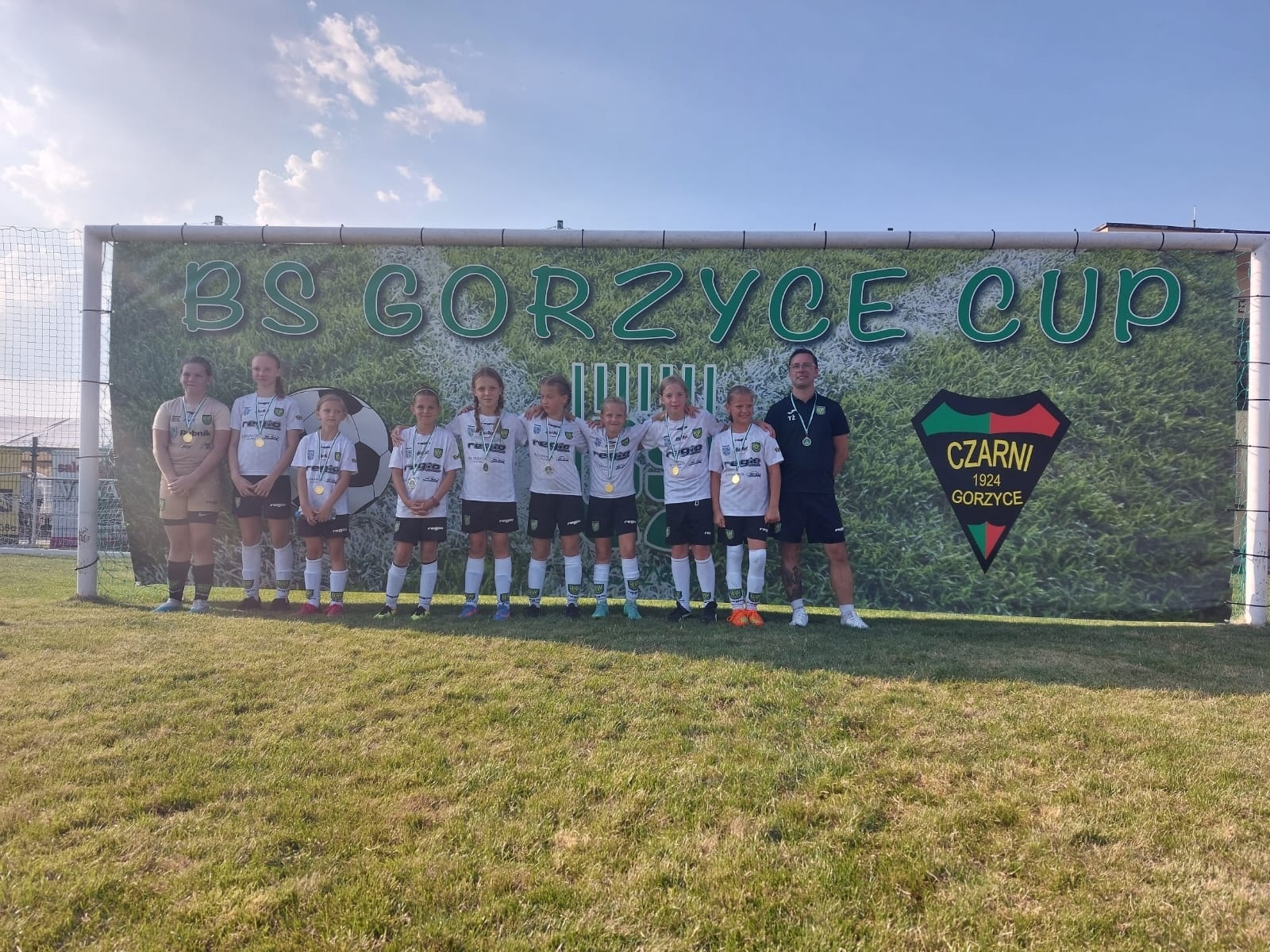 Zdjęcie w galerii na portalu naszwodzislaw.com: Piłkarska rywalizacja w Gorzycach. Czarni Gorzyce i FC Hlucin najlepsi [FOTO] wiadomości z regionu