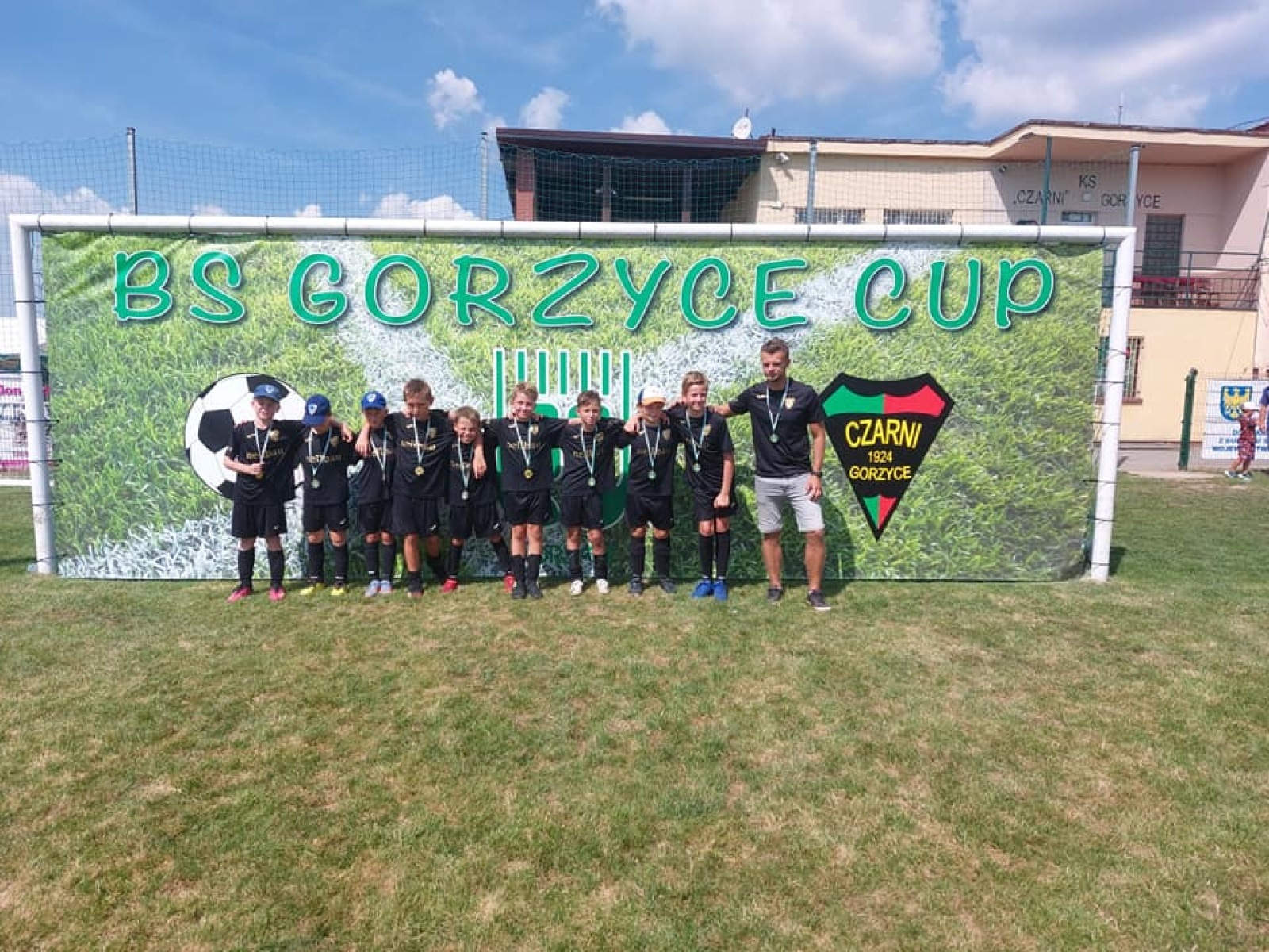 Zdjęcie w galerii na portalu naszwodzislaw.com: Piłkarska rywalizacja w Gorzycach. Czarni Gorzyce i FC Hlucin najlepsi [FOTO] wiadomości z regionu