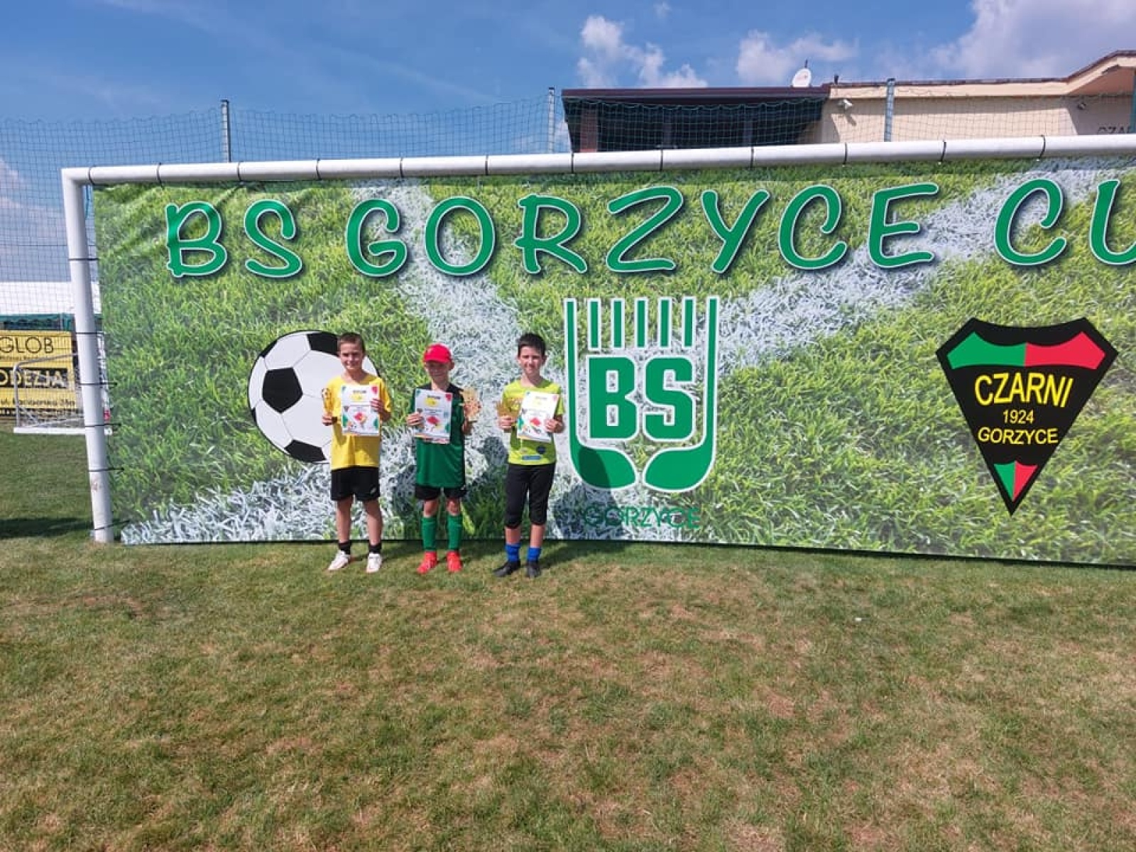 Zdjęcie w galerii na portalu naszwodzislaw.com: Piłkarska rywalizacja w Gorzycach. Czarni Gorzyce i FC Hlucin najlepsi [FOTO] wiadomości z regionu