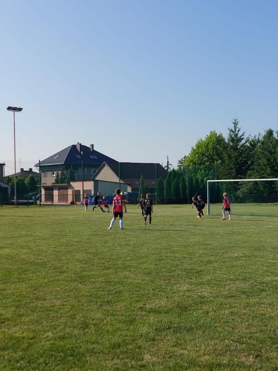 Zdjęcie w galerii na portalu naszwodzislaw.com: Piłkarska rywalizacja w Gorzycach. Czarni Gorzyce i FC Hlucin najlepsi [FOTO] wiadomości z regionu