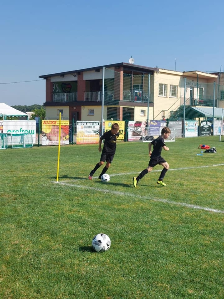 Zdjęcie w galerii na portalu naszwodzislaw.com: Piłkarska rywalizacja w Gorzycach. Czarni Gorzyce i FC Hlucin najlepsi [FOTO] wiadomości z regionu
