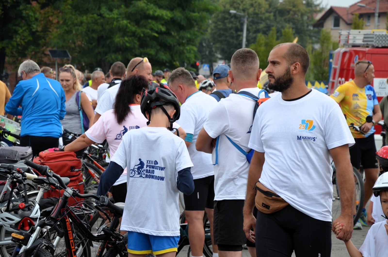 Zdjęcie w galerii na portalu naszwodzislaw.com: Setki uczestników Powiatowego Rajdu Rowerowego [FOTO] wiadomości z regionu