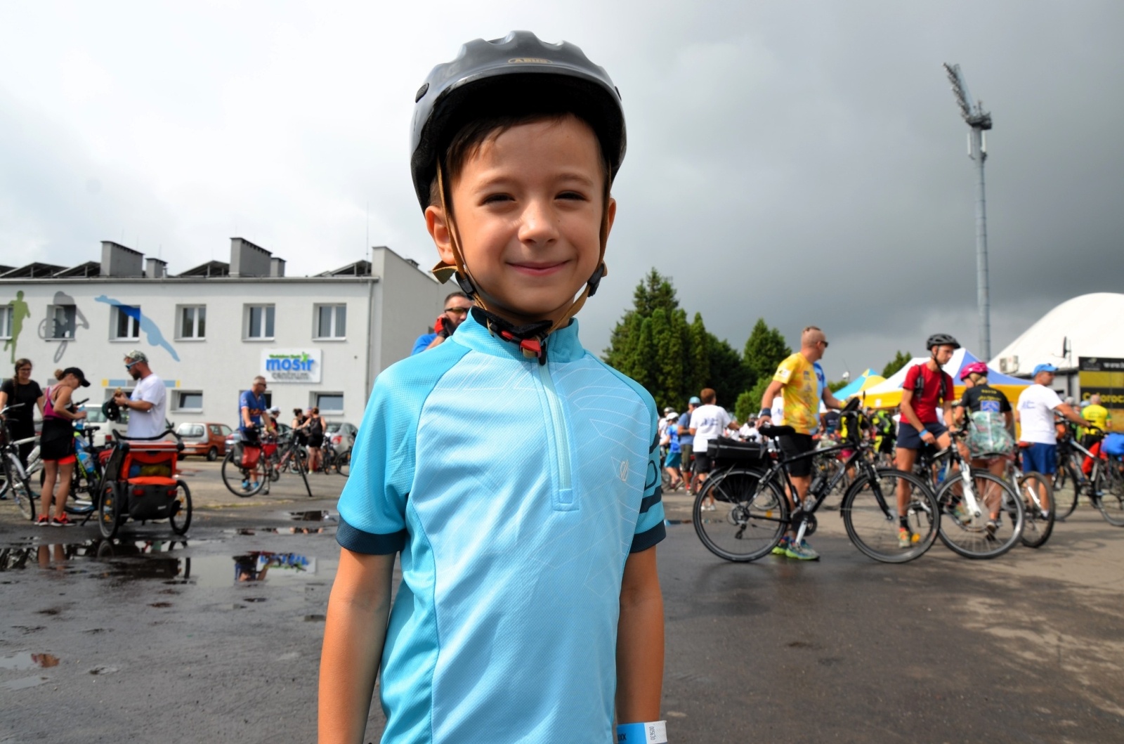 Zdjęcie w galerii na portalu naszwodzislaw.com: Setki uczestników Powiatowego Rajdu Rowerowego [FOTO] wiadomości z regionu