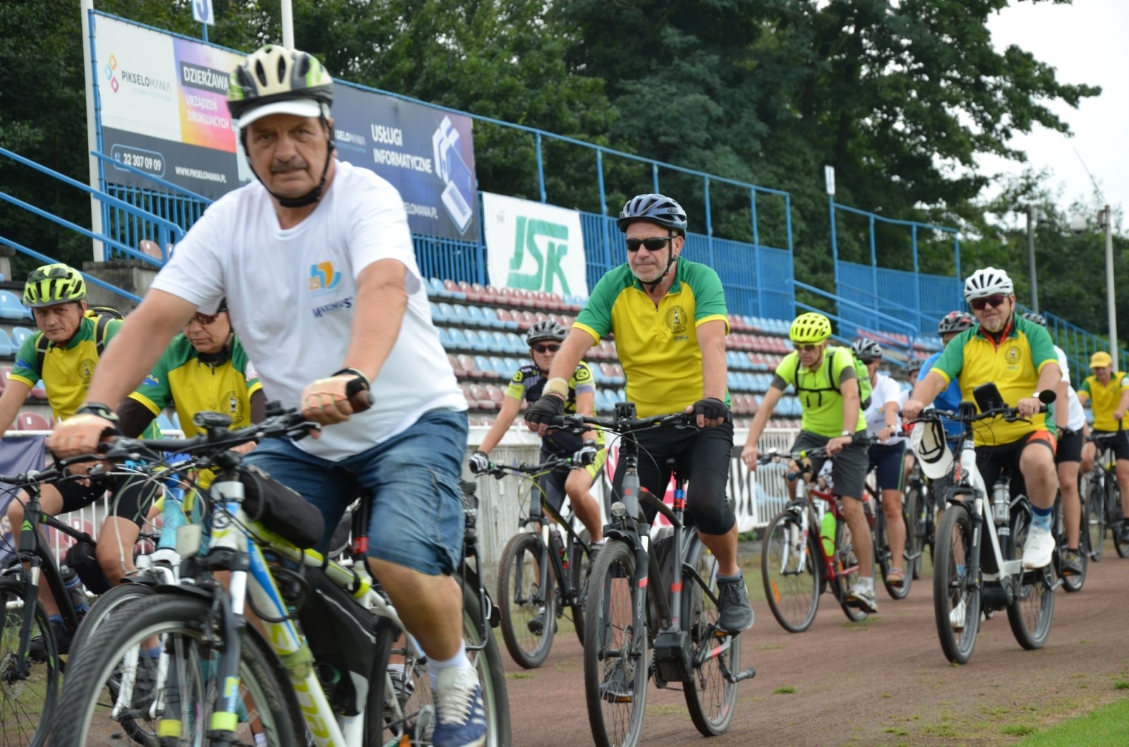 Zdjęcie w galerii na portalu naszwodzislaw.com: Setki uczestników Powiatowego Rajdu Rowerowego [FOTO] wiadomości z regionu
