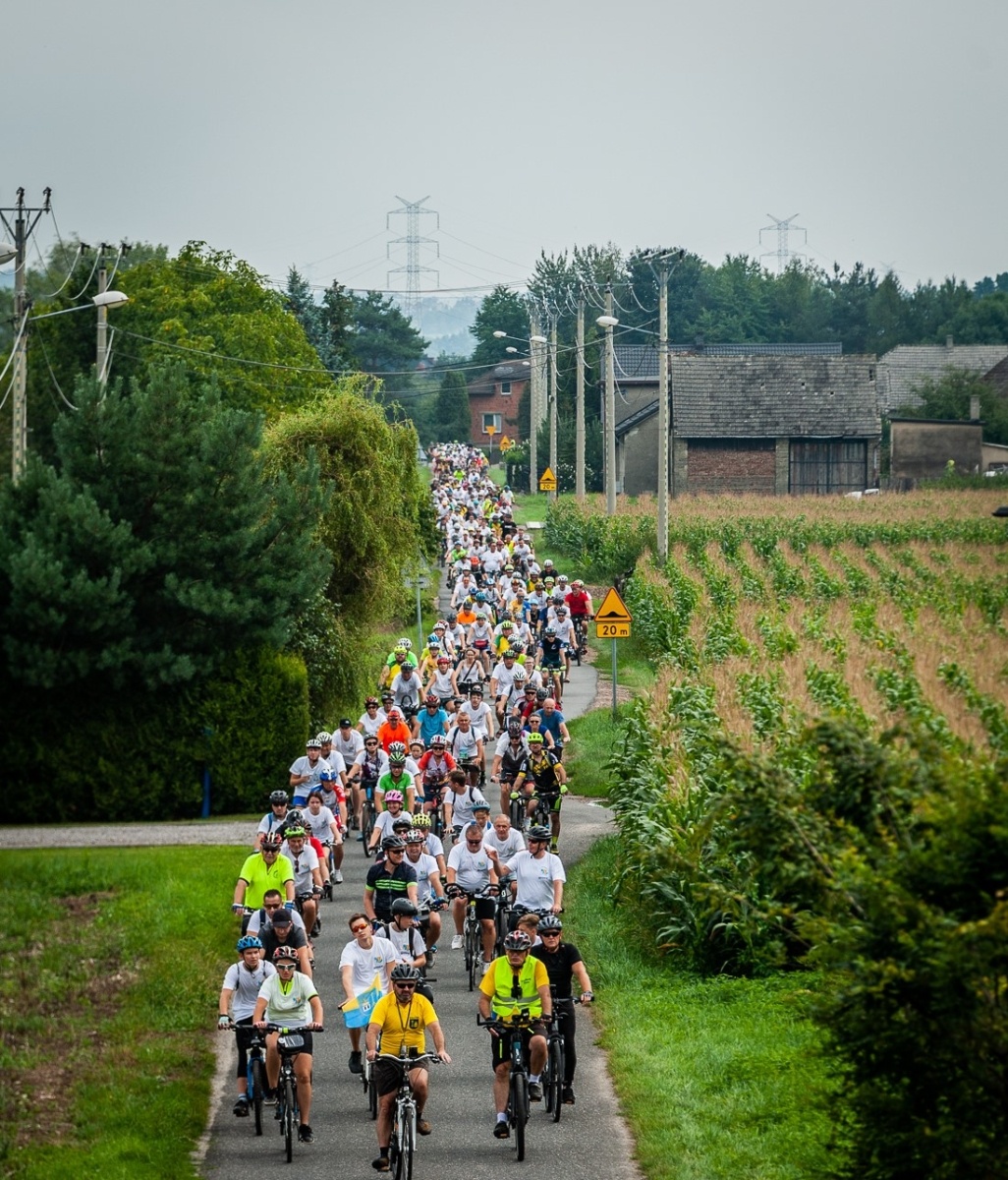 Zdjęcie w galerii na portalu naszwodzislaw.com: Setki uczestników Powiatowego Rajdu Rowerowego [FOTO] wiadomości z regionu
