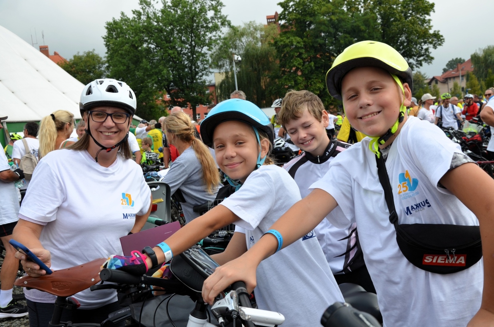 Zdjęcie w galerii na portalu naszwodzislaw.com: Setki uczestników Powiatowego Rajdu Rowerowego [FOTO] wiadomości z regionu