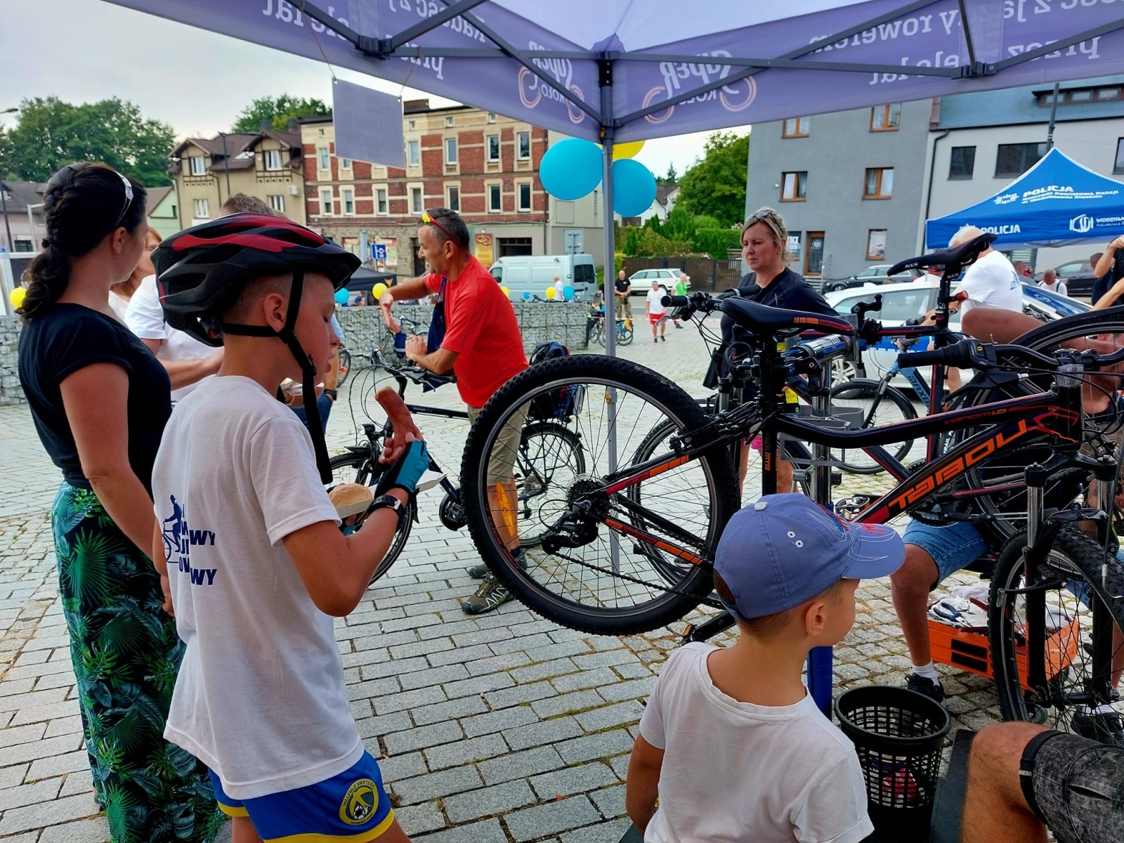 Zdjęcie w galerii na portalu naszwodzislaw.com: Setki uczestników Powiatowego Rajdu Rowerowego [FOTO] wiadomości z regionu