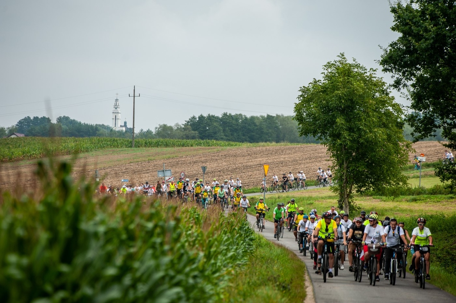 Zdjęcie w galerii na portalu naszwodzislaw.com: Setki uczestników Powiatowego Rajdu Rowerowego [FOTO] wiadomości z regionu