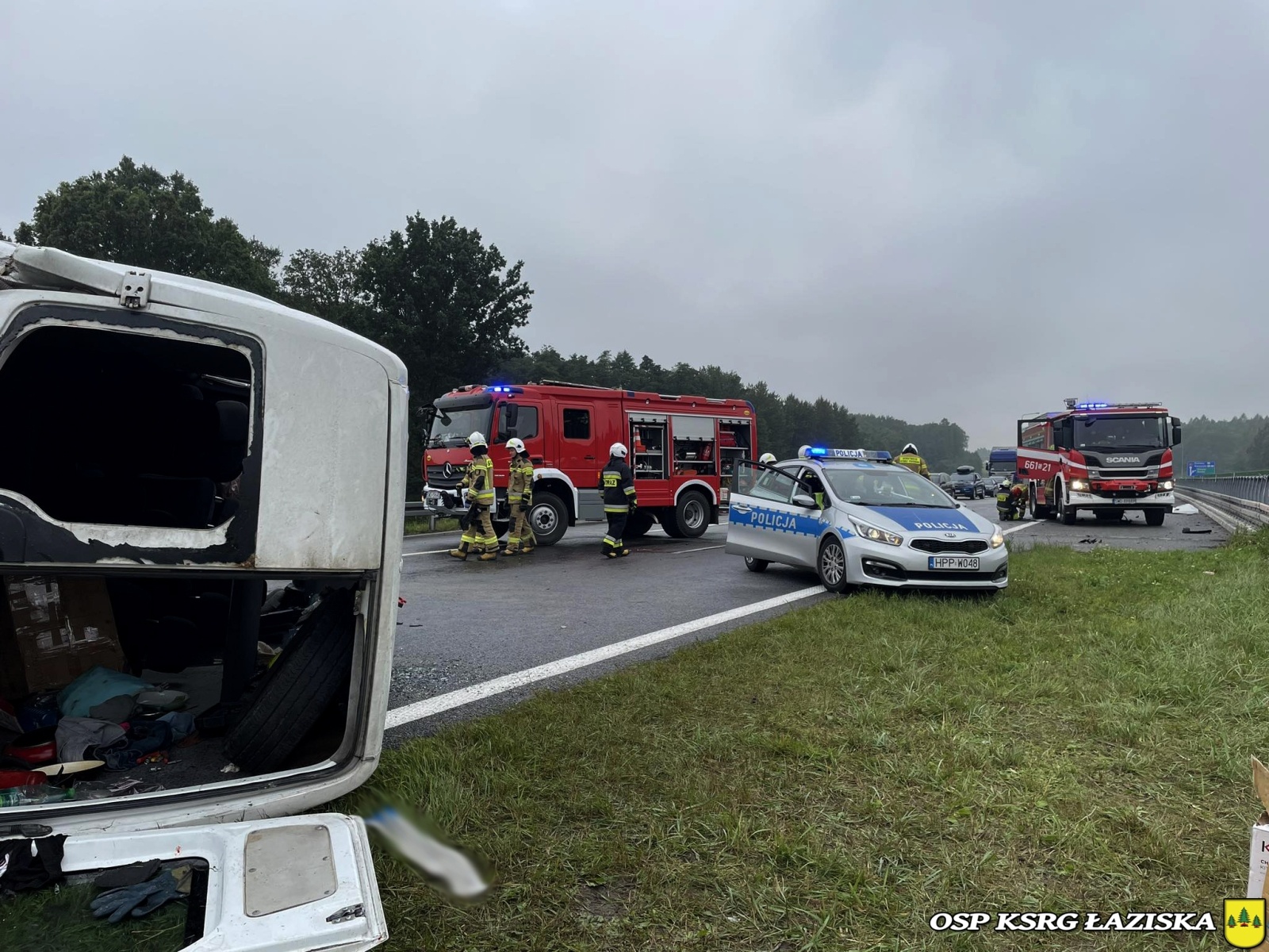 Zdjęcie w galerii na portalu naszwodzislaw.com: Groźny wypadek na autostradzie A1. Dwie osoby w szpitalu [FOTO] wiadomości z regionu