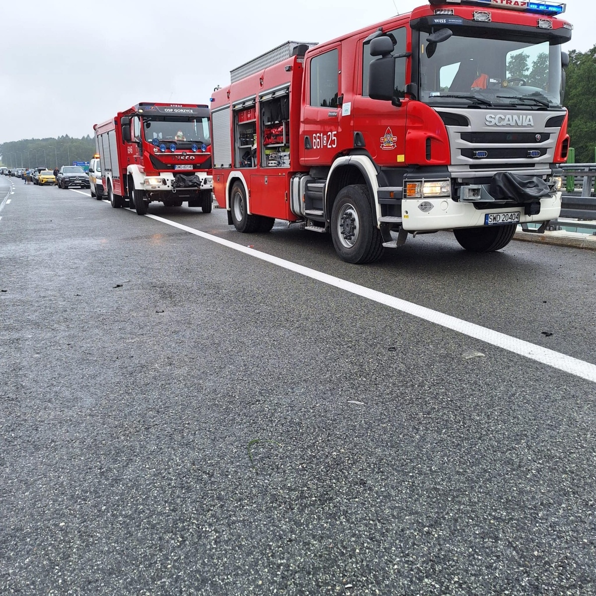 Zdjęcie w galerii na portalu naszwodzislaw.com: Groźny wypadek na autostradzie A1. Dwie osoby w szpitalu [FOTO] wiadomości z regionu