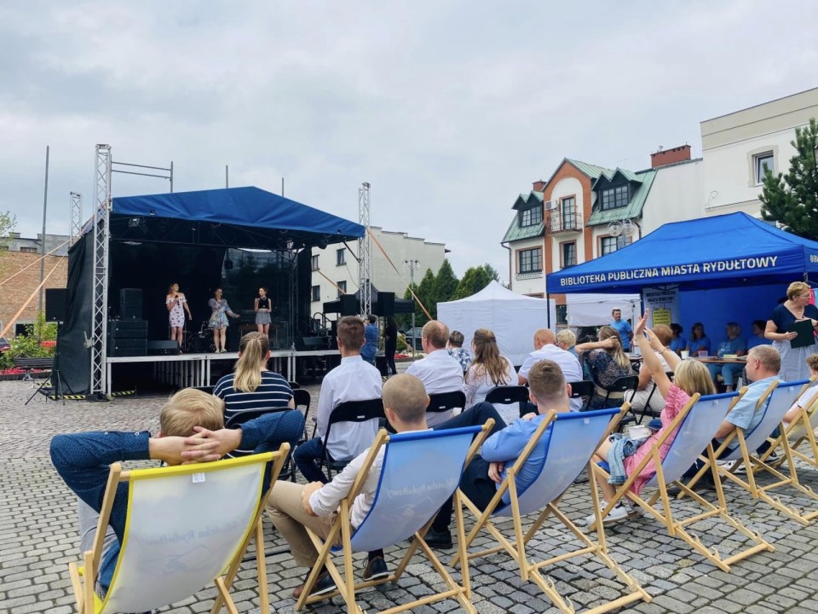 Zdjęcie w galerii na portalu naszwodzislaw.com: Przeżyjmy to jeszcze raz. Filmowe podsumowanie XXX Dni Rydułtów wiadomości z regionu