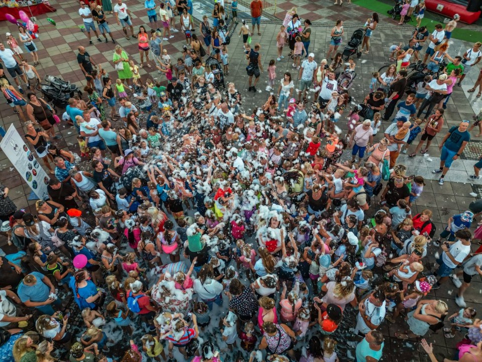 Zdjęcie w galerii na portalu naszwodzislaw.com: Przeżyjmy to jeszcze raz. Filmowe podsumowanie XXX Dni Rydułtów wiadomości z regionu