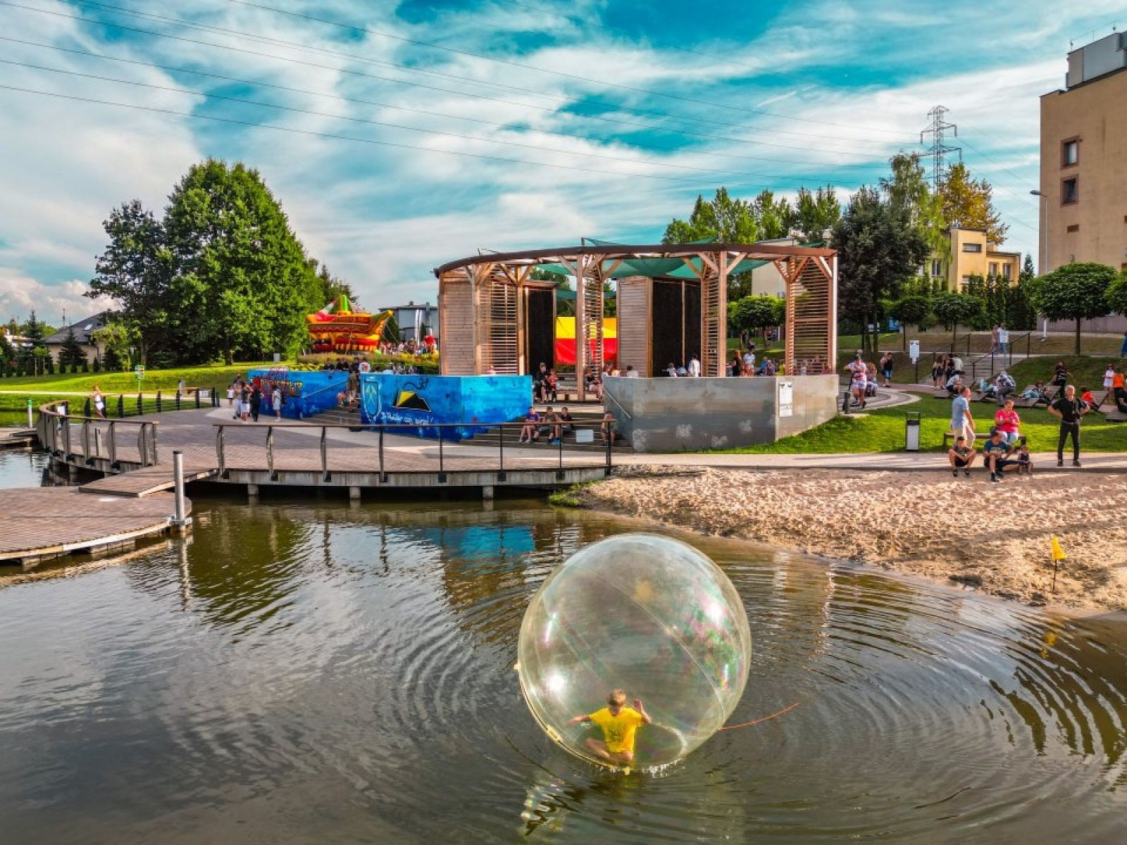 Zdjęcie w galerii na portalu naszwodzislaw.com: Przeżyjmy to jeszcze raz. Filmowe podsumowanie XXX Dni Rydułtów wiadomości z regionu