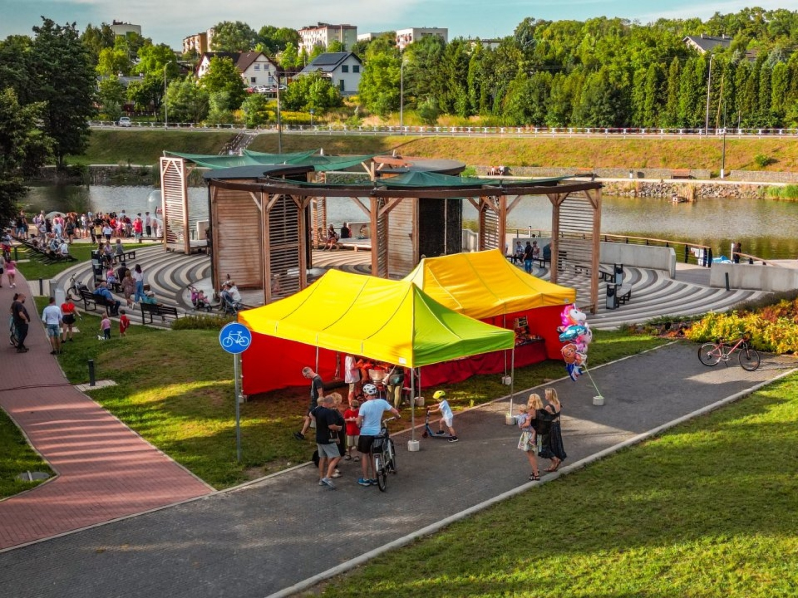 Zdjęcie w galerii na portalu naszwodzislaw.com: Przeżyjmy to jeszcze raz. Filmowe podsumowanie XXX Dni Rydułtów wiadomości z regionu