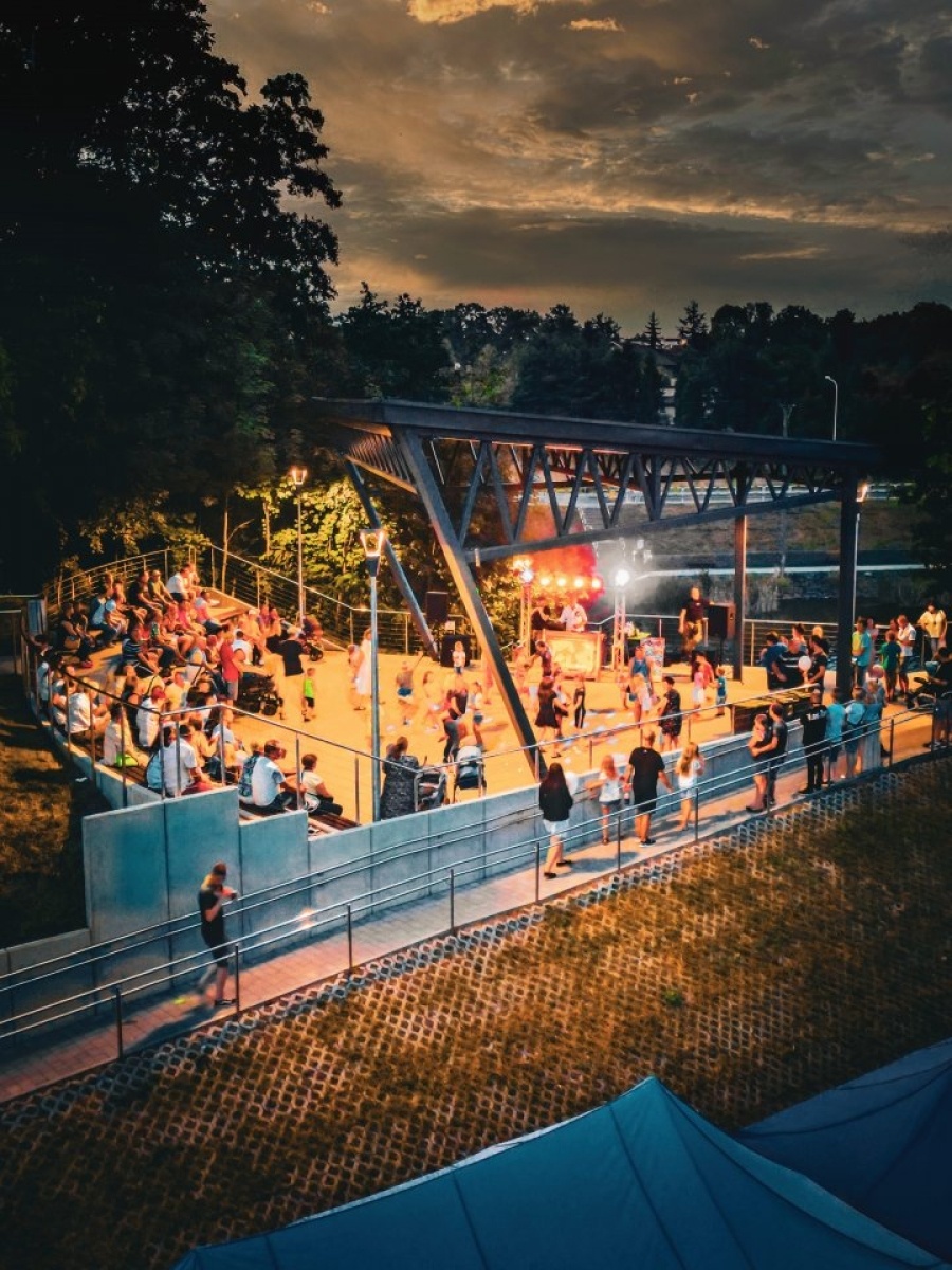 Zdjęcie w galerii na portalu naszwodzislaw.com: Przeżyjmy to jeszcze raz. Filmowe podsumowanie XXX Dni Rydułtów wiadomości z regionu