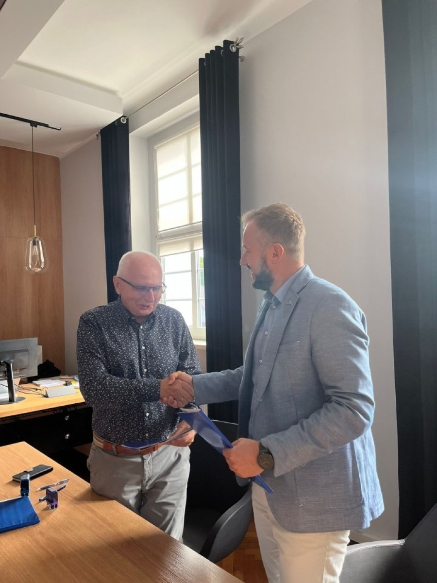 Zdjęcie w galerii na portalu naszwodzislaw.com: Rydułtowy. Umowa na zagospodarowanie centrum przesiadkowego podpisana wiadomości z regionu