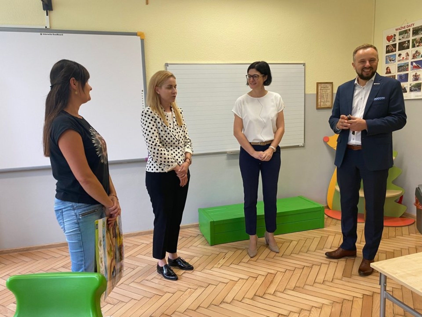 Zdjęcie w galerii na portalu naszwodzislaw.com: Burmistrz Rydułtów wizytował szkoły wiadomości z regionu