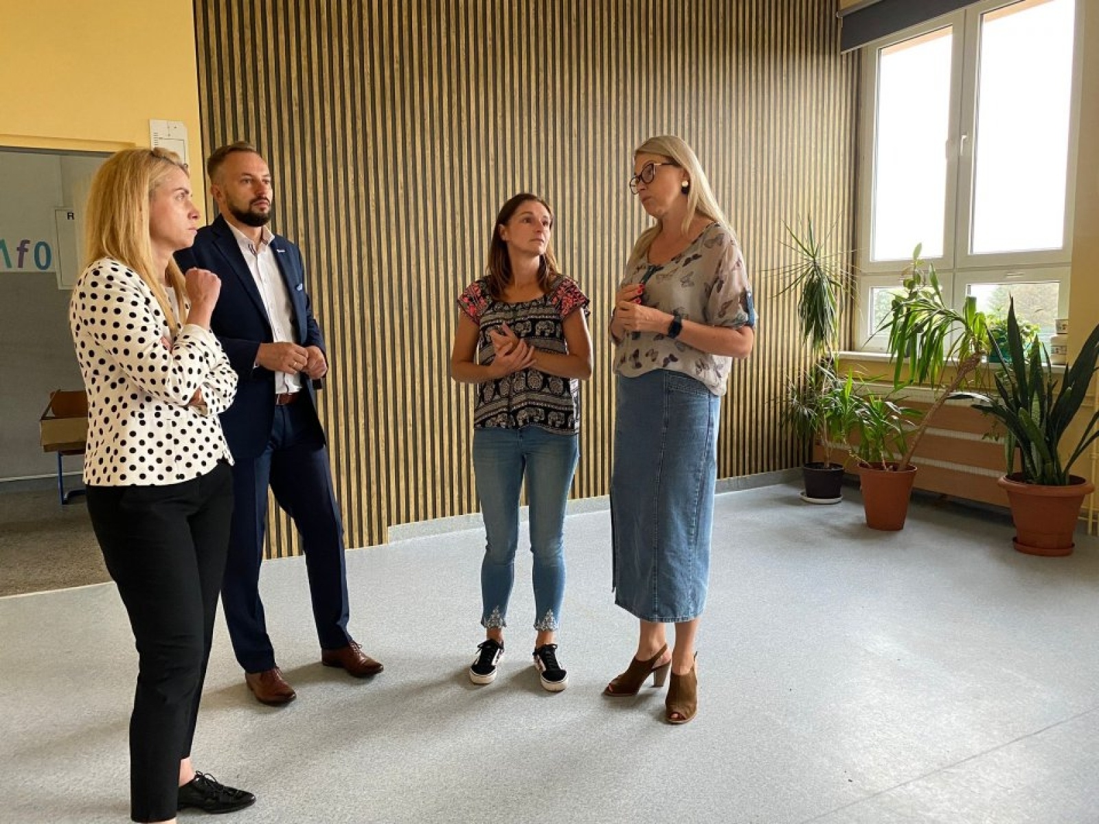 Zdjęcie w galerii na portalu naszwodzislaw.com: Burmistrz Rydułtów wizytował szkoły wiadomości z regionu