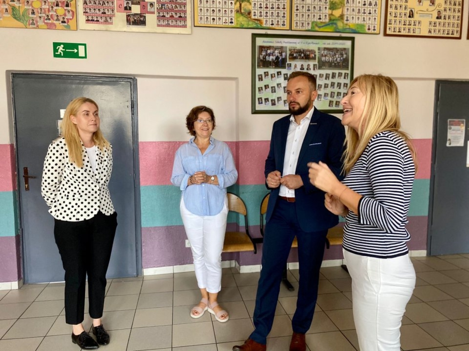 Zdjęcie w galerii na portalu naszwodzislaw.com: Burmistrz Rydułtów wizytował szkoły wiadomości z regionu